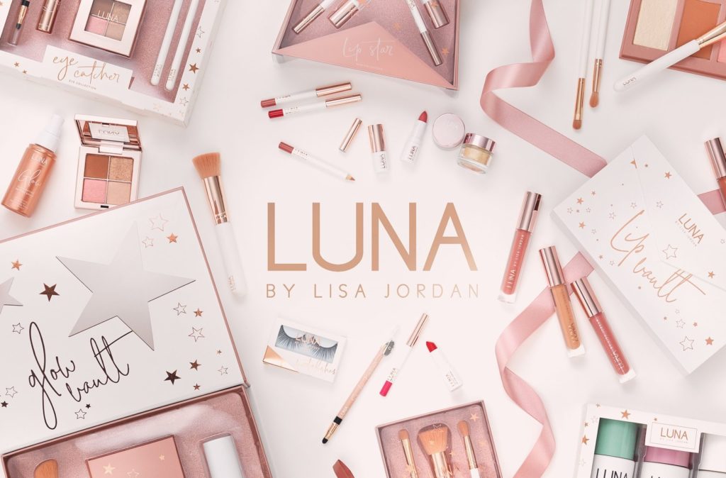 luna by lisa lip star