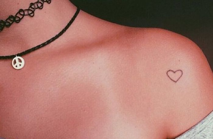 56 Gorgeous Collarbone Tattoos For Women